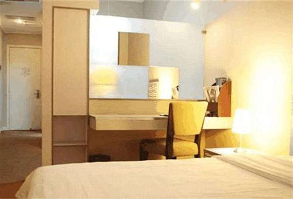 The Land Hotel Shanghai Bagian luar foto