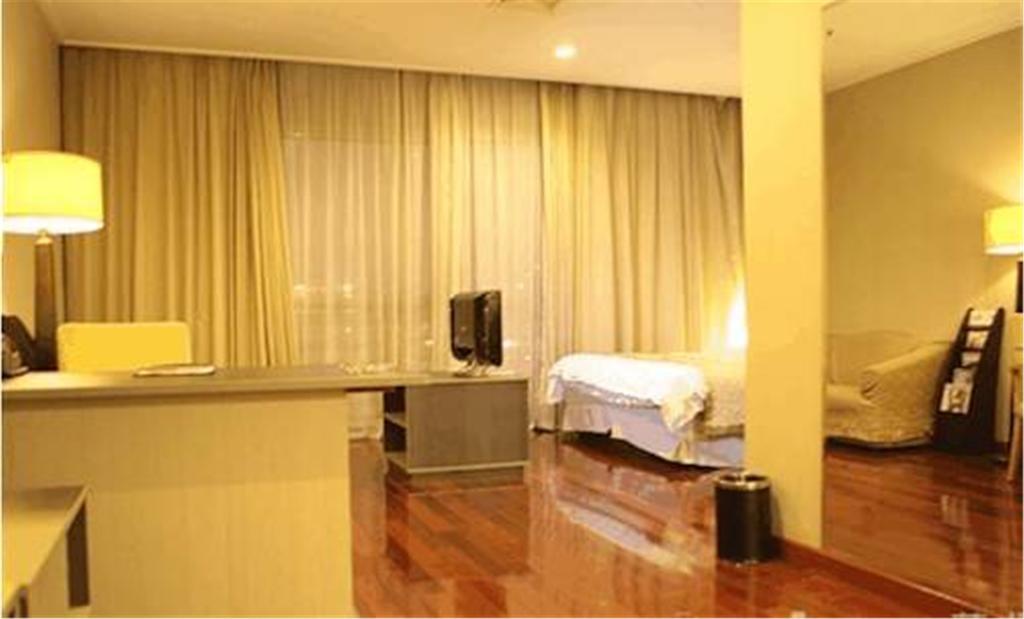 The Land Hotel Shanghai Bagian luar foto